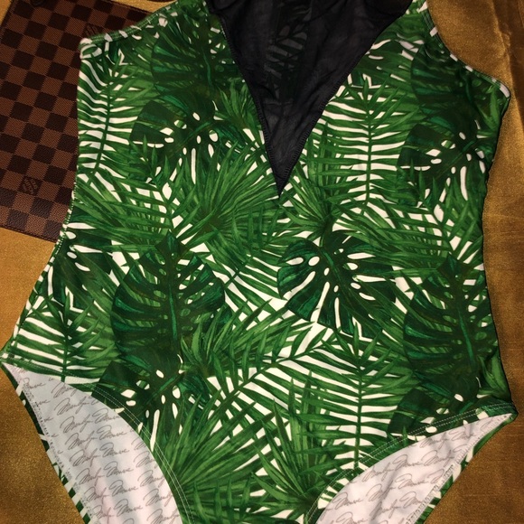 NWOT Marilyn Monroe tropical one piece swim - Picture 3 of 6
